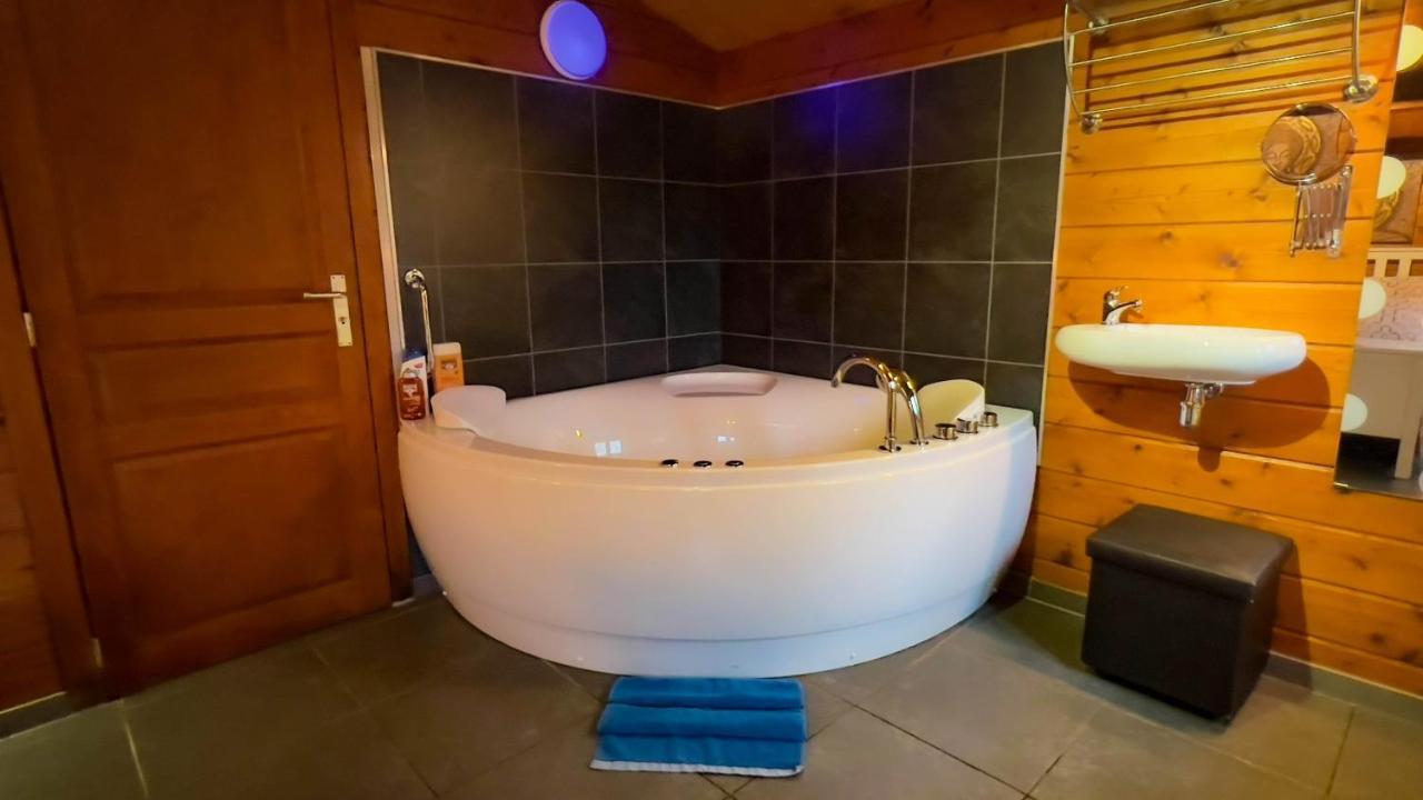 Au Chalet D'Isa Havelange Eksteriør bilde
